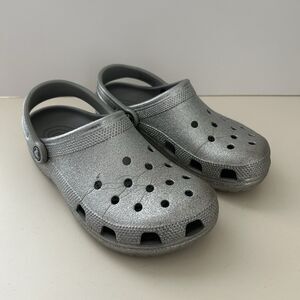 Crocs Classic Glitter Clogs Shoes Womens Size 9 Silver Gray Slip On Comfort